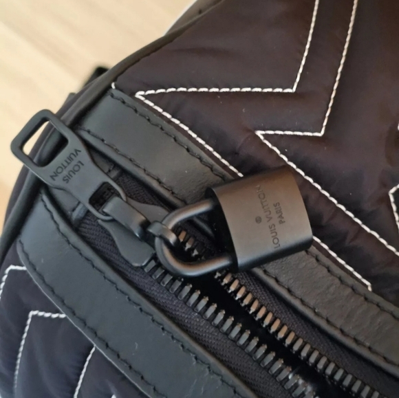 LOUIS VUITTON Embroidered Keepall Bandouliere 50 Black LIMITED Edition - Picture 12 of 16